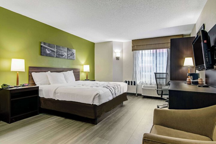 Room 21 of 34