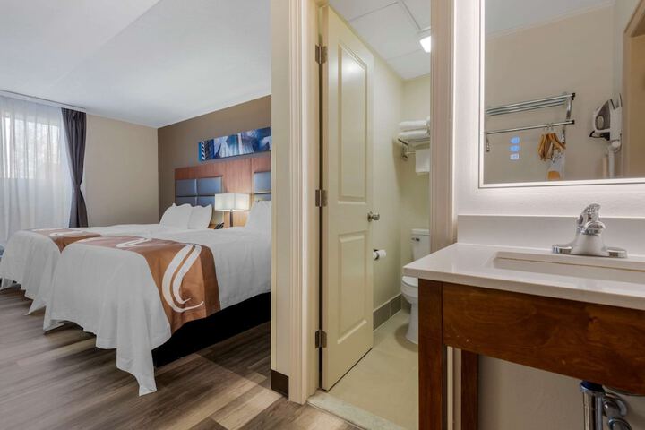 Room 10 of 40
