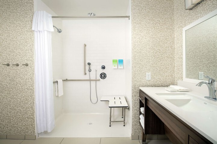 Room 19 of 37
