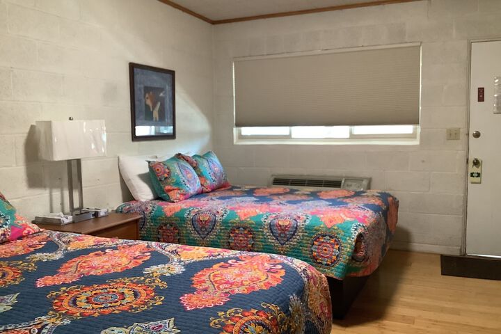 Room 16 of 27