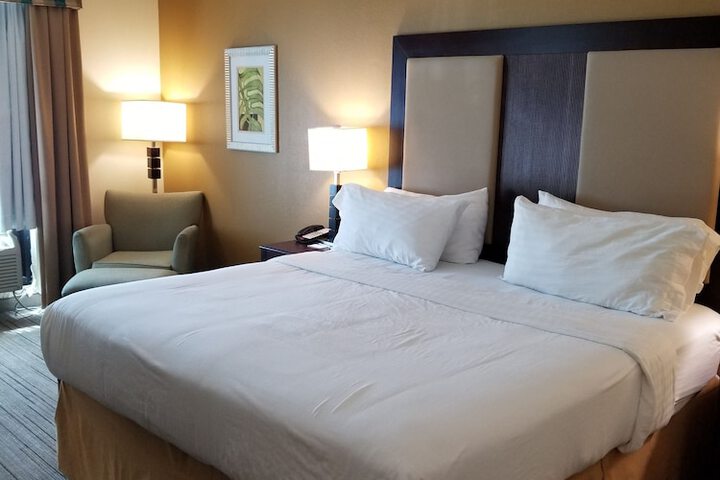 Holiday Inn Express & Suites Gulf Shores by IHG
