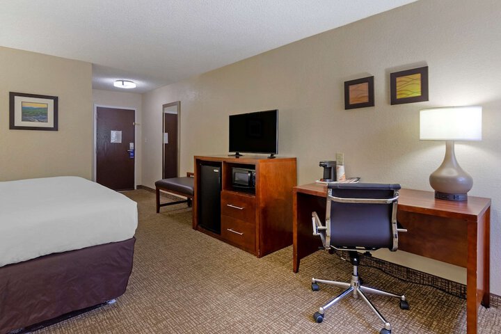 Room 22 of 28