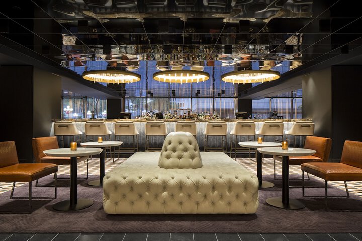 Lounge 96 of 101