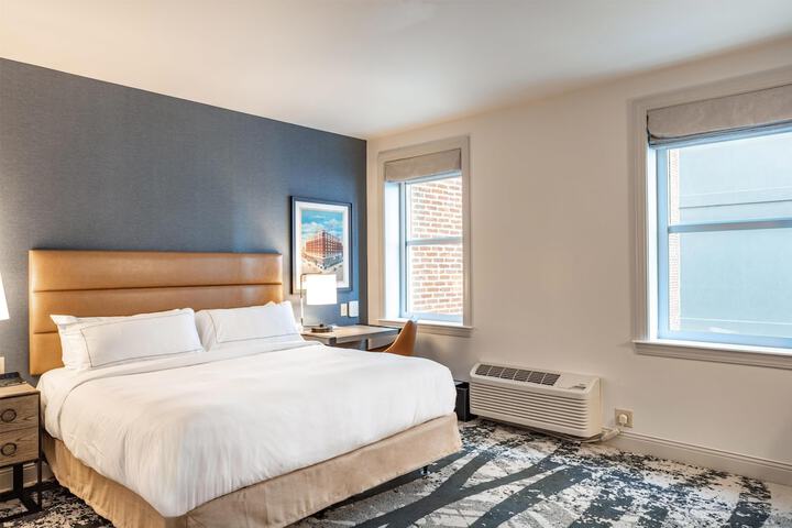 The Yorktowne Hotel Tapestry Collection by Hilton