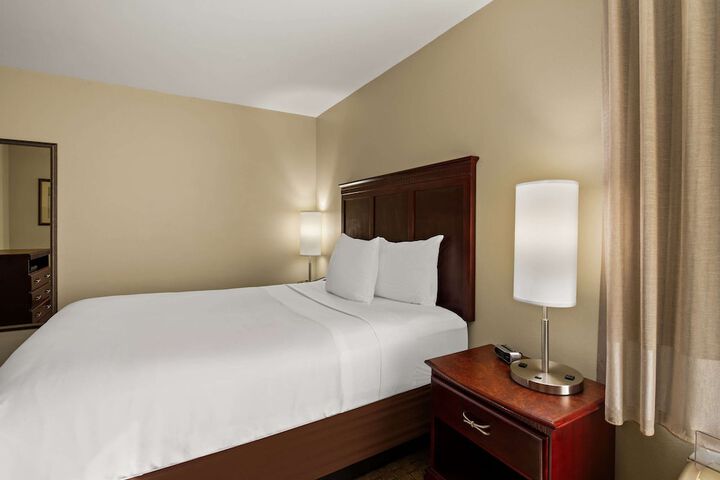 Room 13 of 35