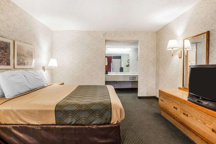 Room 12 of 30