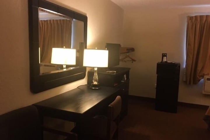 Room 28 of 46