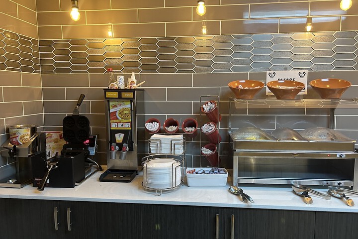 Breakfast/Coffee Service 33 of 34