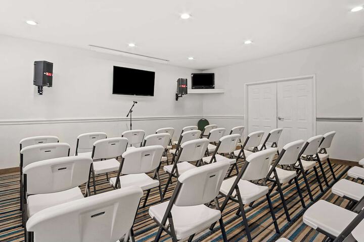MainStay Suites Addison-Dallas
