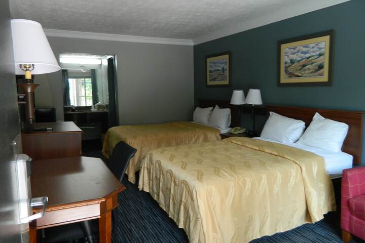 Room 7 of 12