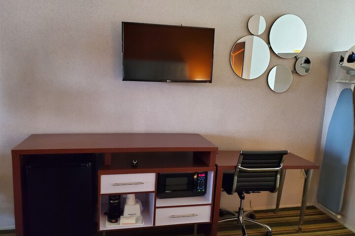 Room 15 of 24