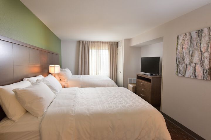 Staybridge Suites Wisconsin Dells - Lake Delton by IHG