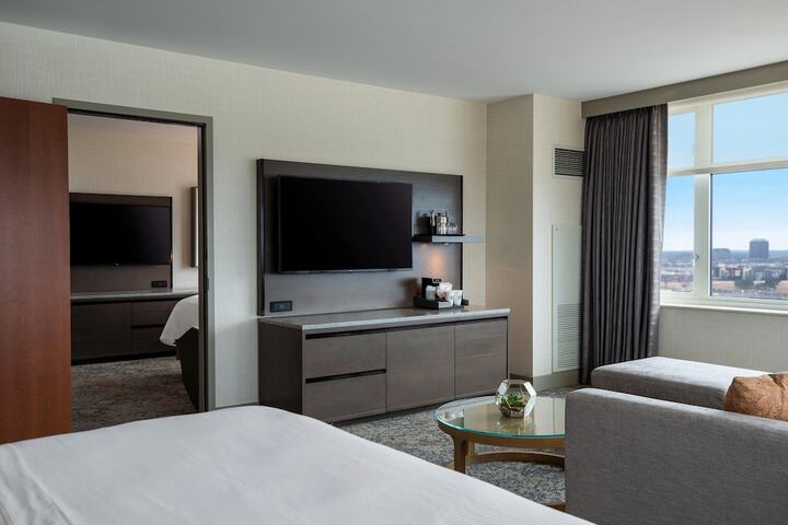 Room 13 of 80