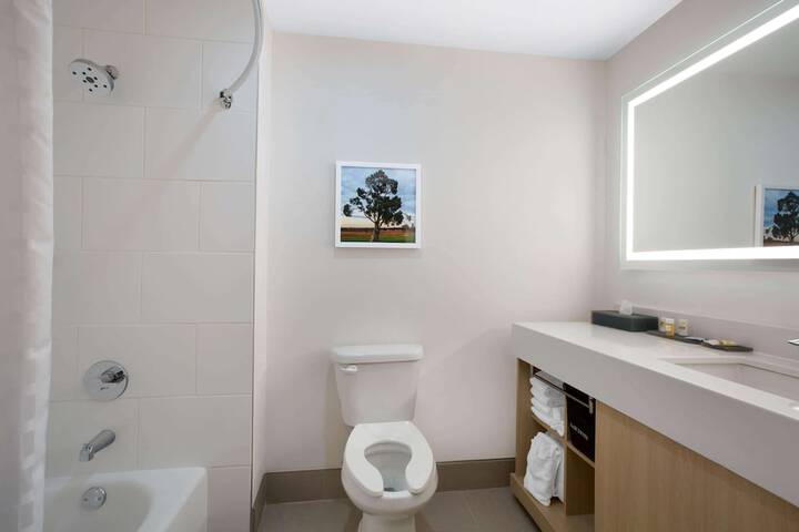 Room 20 of 29