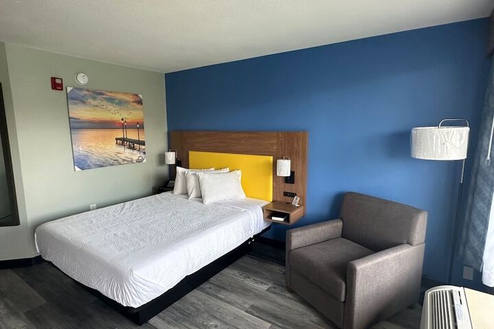 Days Inn & Suites by Wyndham Jennings