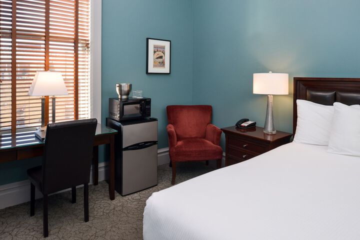 Montvale Hotel