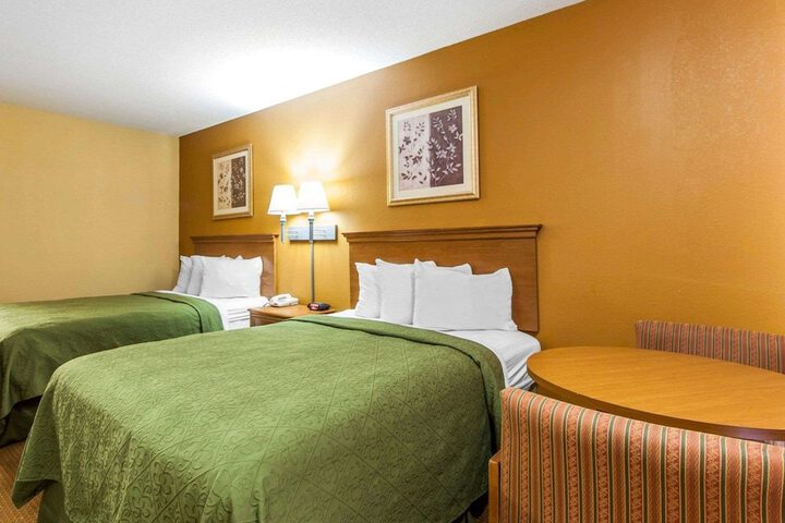 Room 35 of 65