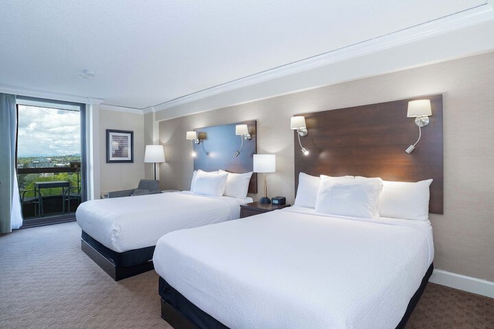 Sandman Signature Vancouver Airport Hotel & Resort