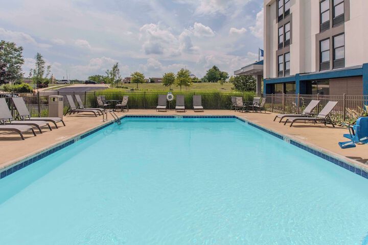Hampton Inn Detroit / Northville