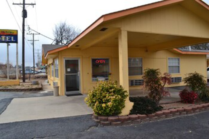 Lake Country Motel