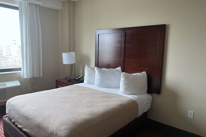 Room 50 of 63