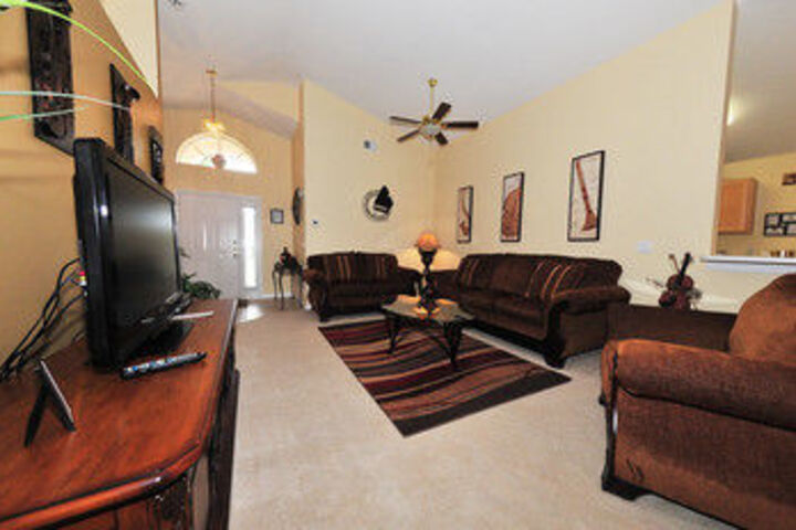 Rent a Villa Eagle Management Davenport