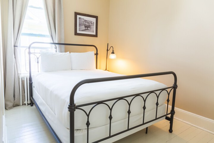 Pine Cottage Bed & Breakfast