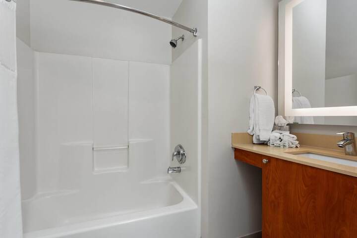 Hawthorn Extended Stay by Wyndham Naples