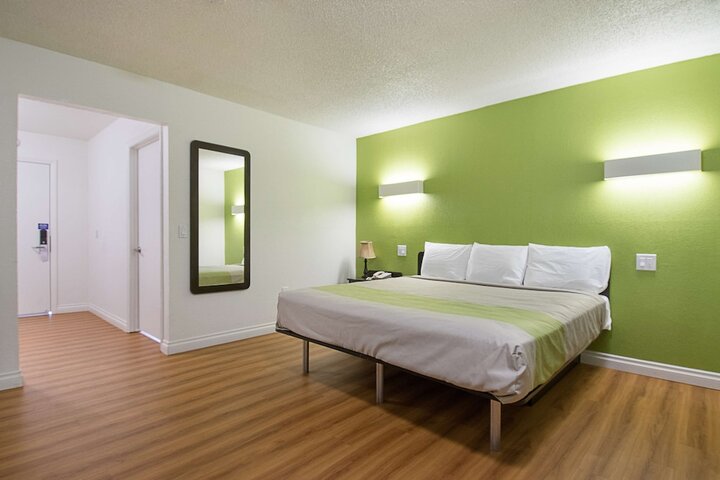 Room 29 of 40