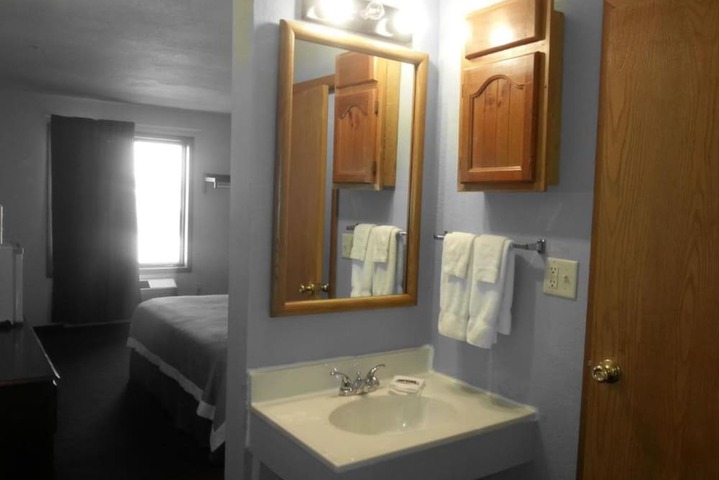 Room 12 of 16
