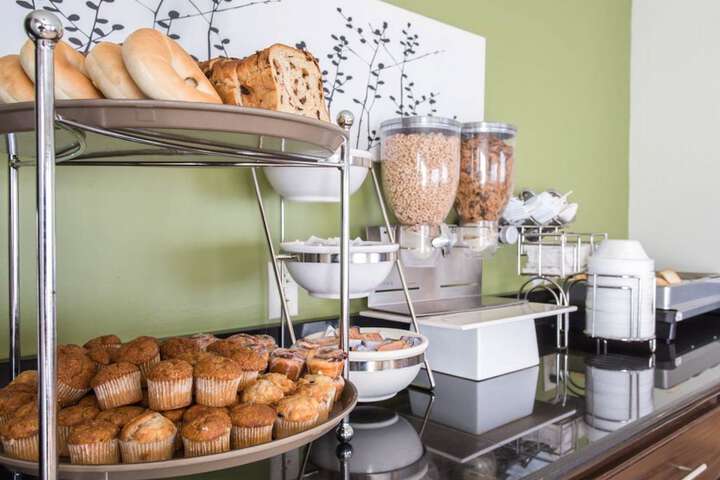 Breakfast/Coffee Service 30 of 30