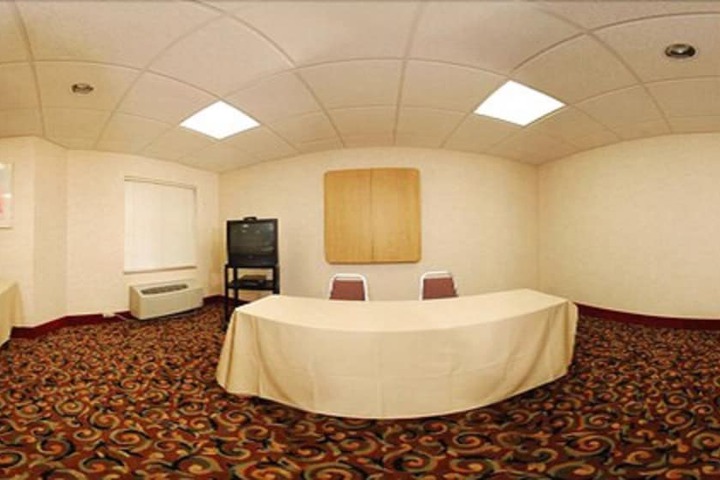 Suburban Studios Johnstown - Richland Town Center