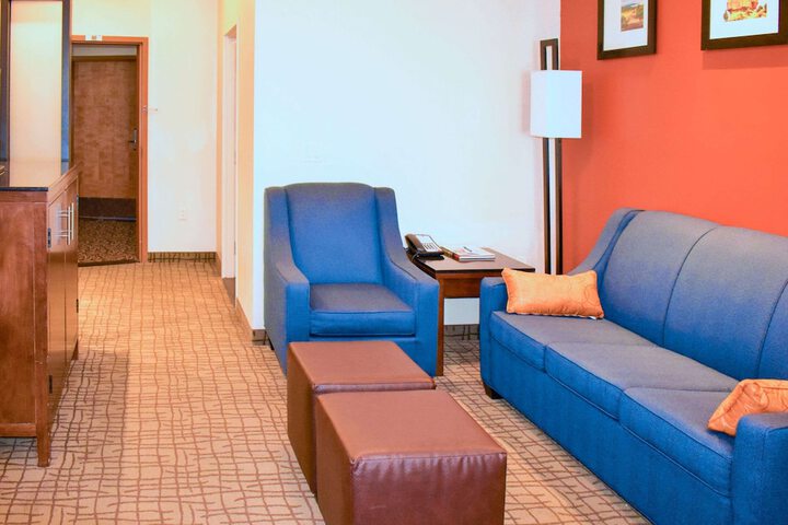 Room 11 of 33