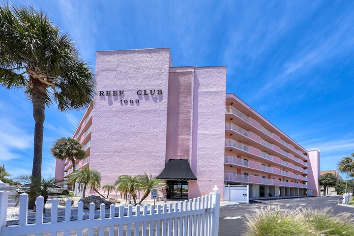 Hotel 2 of 106