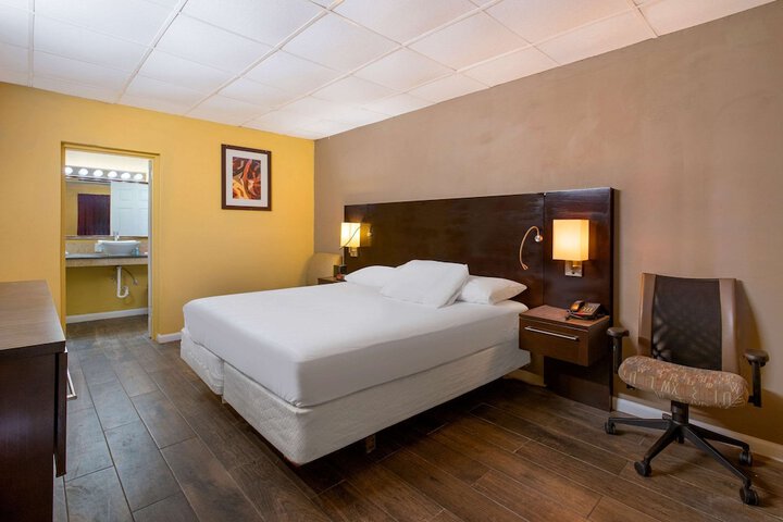 Room 26 of 30