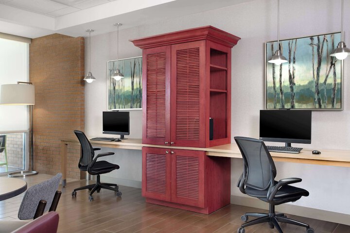 Business Center 36 of 36
