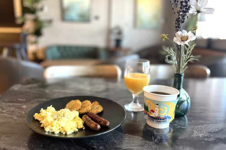 Breakfast/Coffee Service 98 of 125