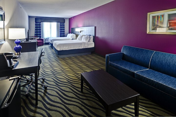 Holiday Inn Express Hutchinson by IHG