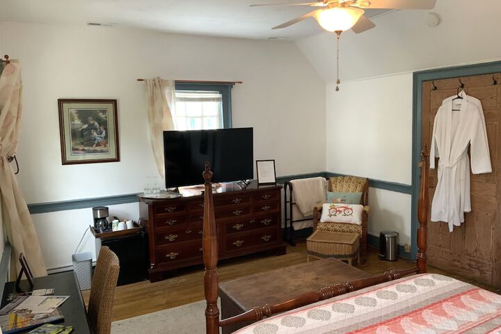 Room 11 of 29