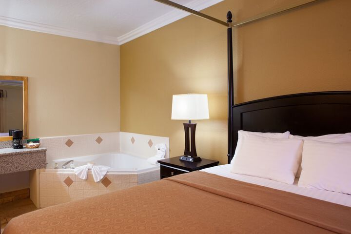 Room 10 of 21