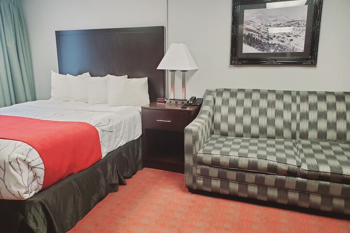 Blackstone Lodge & Suites