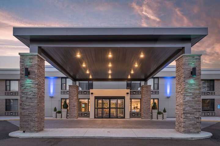 Hotel 3 of 71