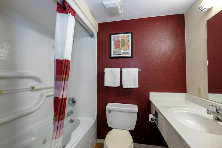 Room 13 of 38