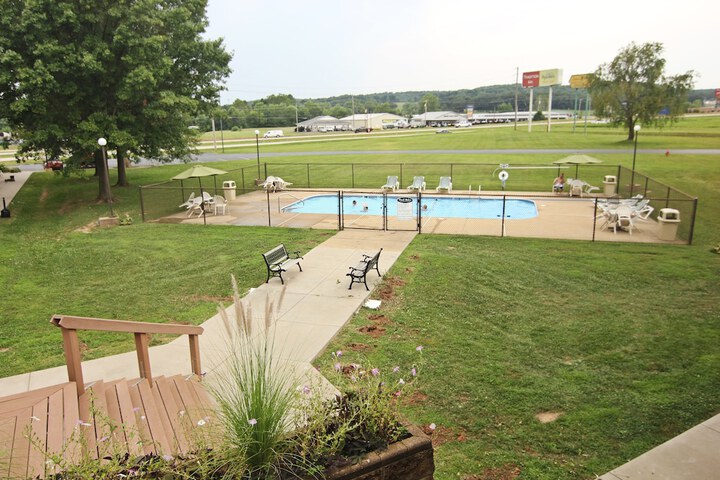 Pool 4 of 52