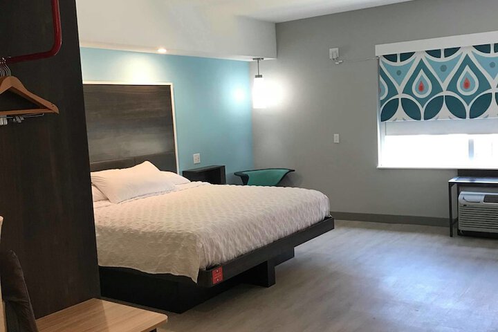 Room 44 of 65