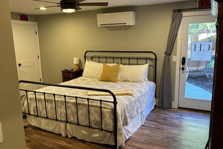 Hermann Crown Suites