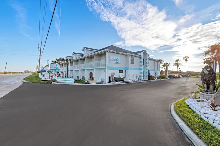 Ocean Sands Beach Boutique Inn - 1 Acre Private Beach