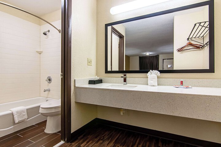 Econo Lodge Inn & Suites Matthews - Charlotte
