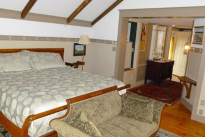 The Tolland Inn