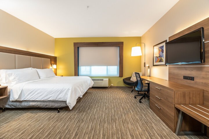 Room 35 of 84